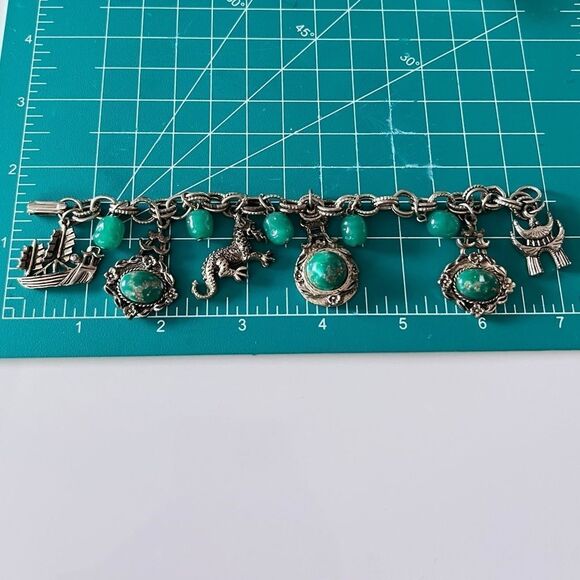 Vintage 1950’s Asian Jade Bead Charm Bracelet - Picture 4 of 4